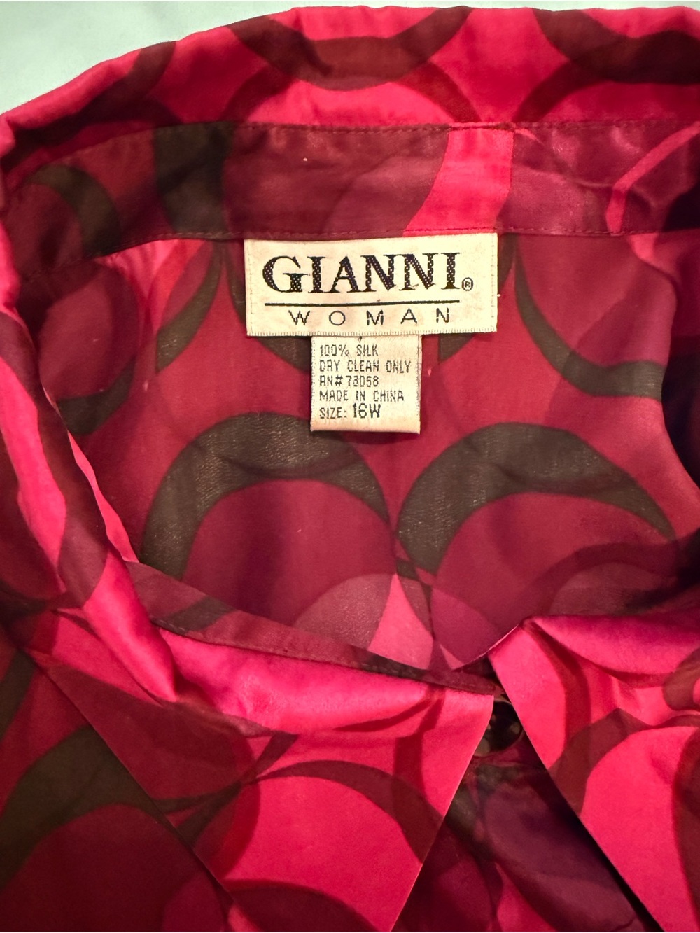 Gianni Woman 100% Silk Blouse Plus Size 16W Pink Purple Geometric Button Front - Picture 3 of 10